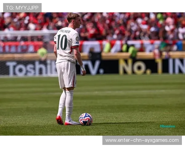 切尔西帕尔默外线启动速度极快助攻杰克逊得分——速度与精准勾勒进攻新章